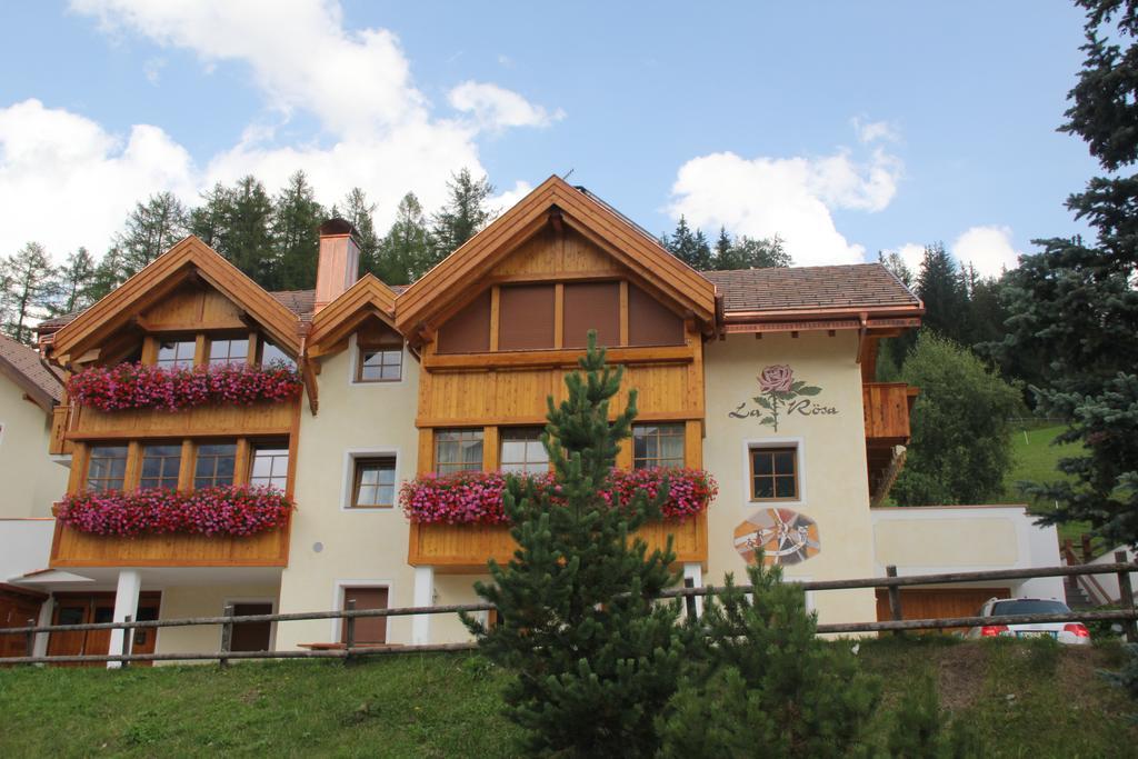 Ciasa La Roesa Apartment Бадия Стая снимка